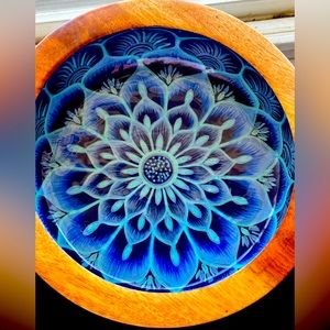 Beautiful 😍  one of a kind hand crafted salsa or guacamole bowl made in Mexico